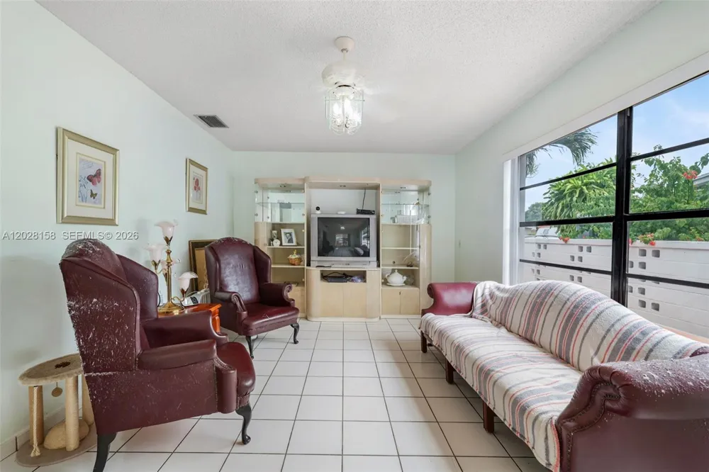 790 W 73rd Pl Hialeah, FL 33014