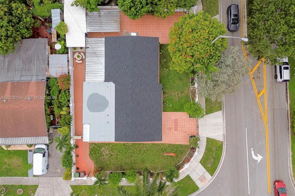 790 W 73rd Pl Hialeah, FL 33014