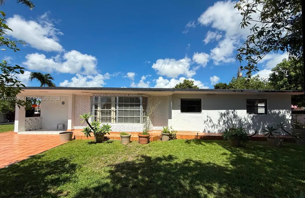 790 W 73rd Pl Hialeah, FL 33014