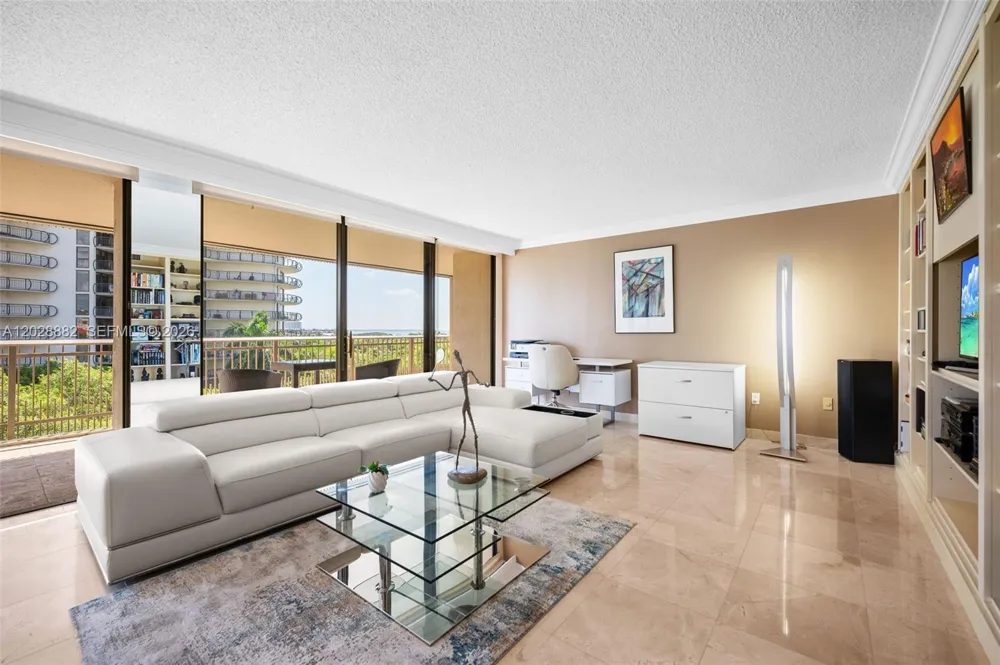 2901 S Bayshore Dr #6A Coconut Grove, FL 33133