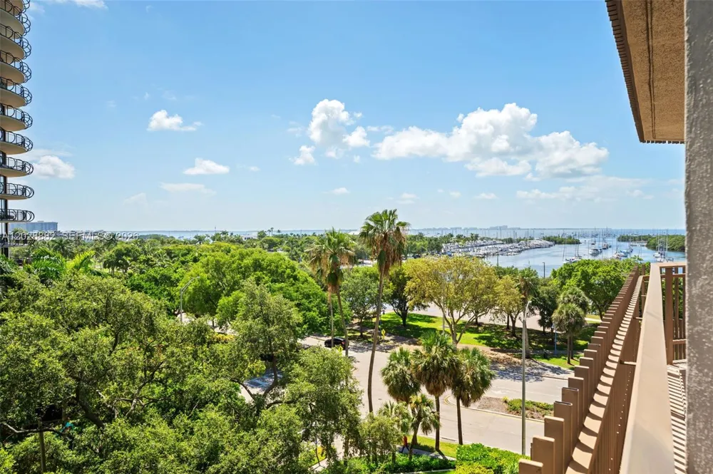 2901 S Bayshore Dr #6A Coconut Grove, FL 33133