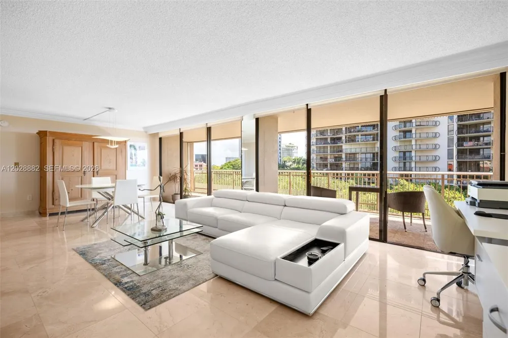 2901 S Bayshore Dr #6A Coconut Grove, FL 33133