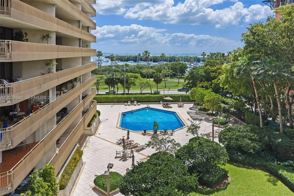 2901 S Bayshore Dr #6A Coconut Grove, FL 33133