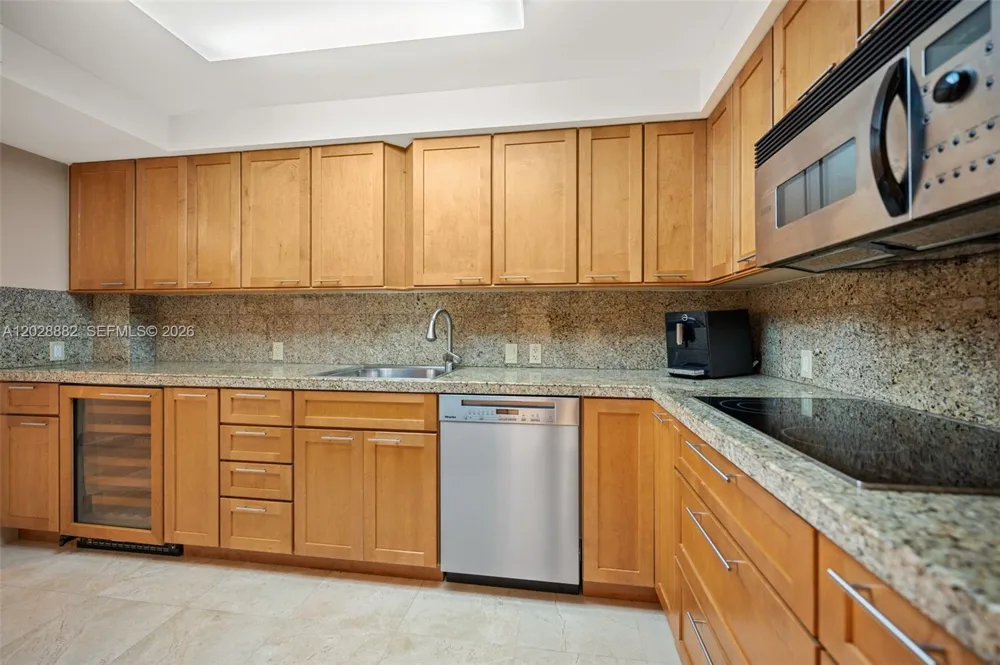 2901 S Bayshore Dr #6A Coconut Grove, FL 33133