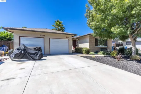 5252 Norma Way