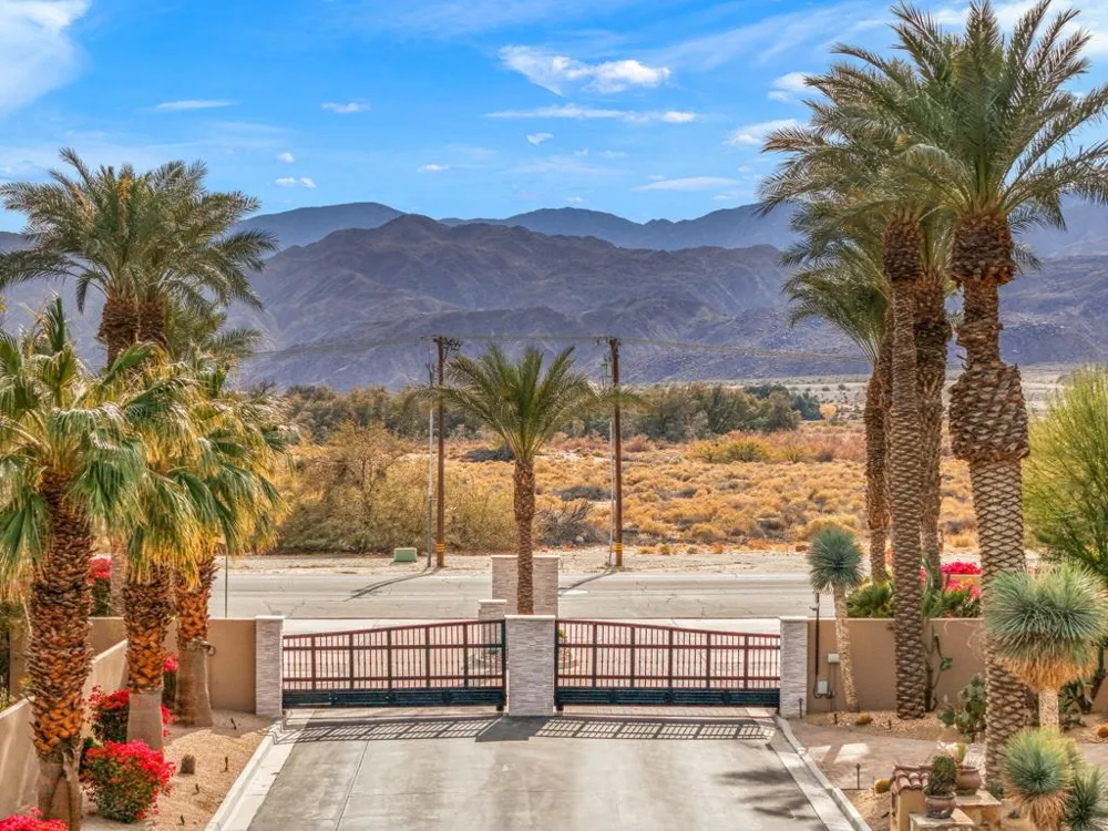 57645 Valley Lane La Quinta, CA 92253