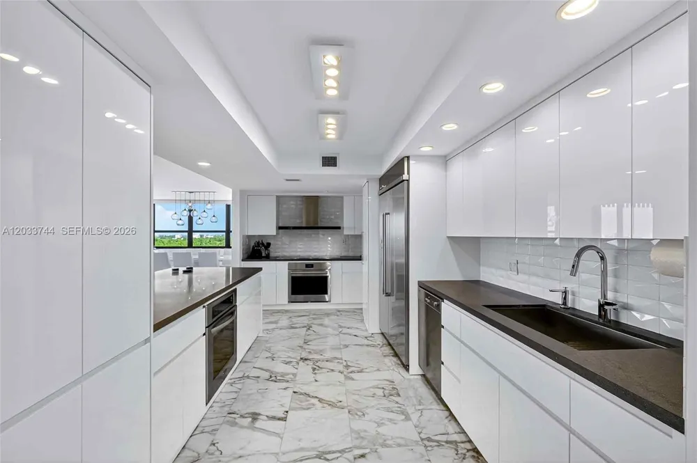2 Grove Isle Dr #B1210 Miami, FL 33133