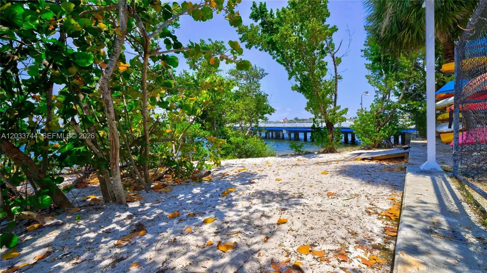 2 Grove Isle Dr #B1210 Miami, FL 33133