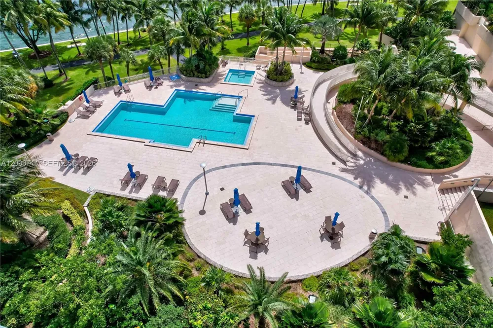 2 Grove Isle Dr #B1210 Miami, FL 33133
