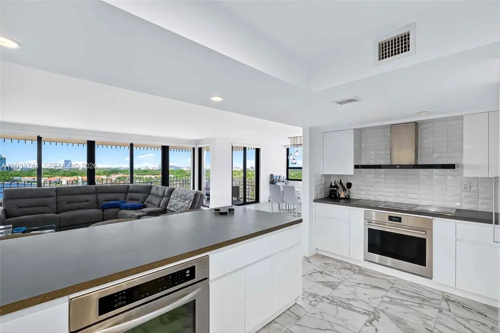 2 Grove Isle Dr #B1210 Miami, FL 33133