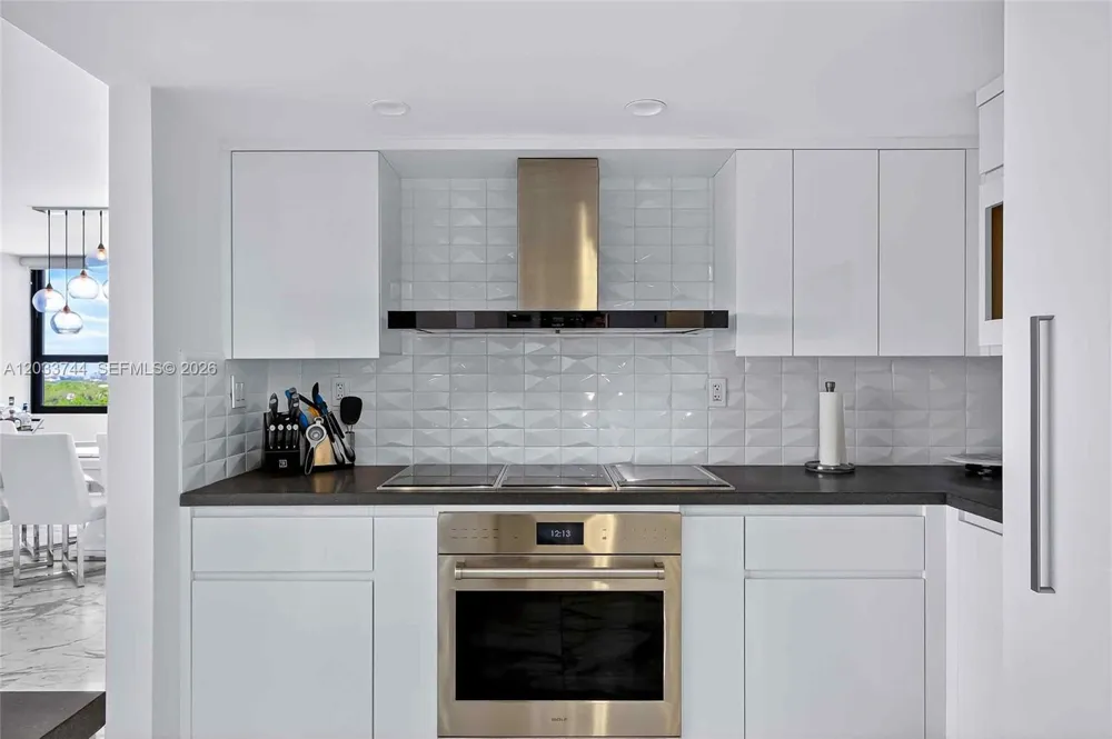2 Grove Isle Dr #B1210 Miami, FL 33133