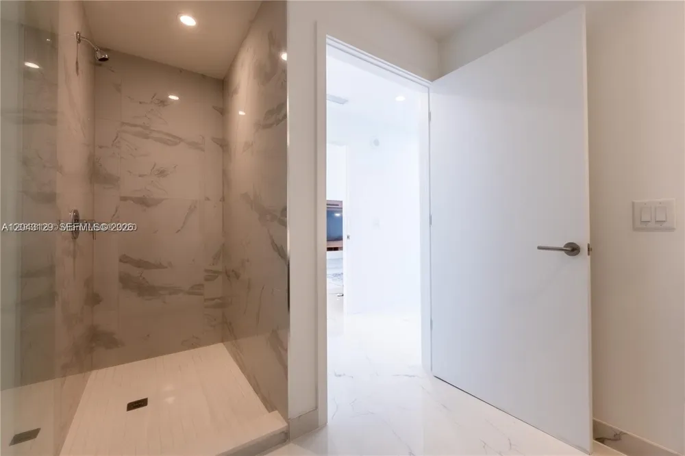 851 NE 1st Ave #3308 Miami, FL 33132