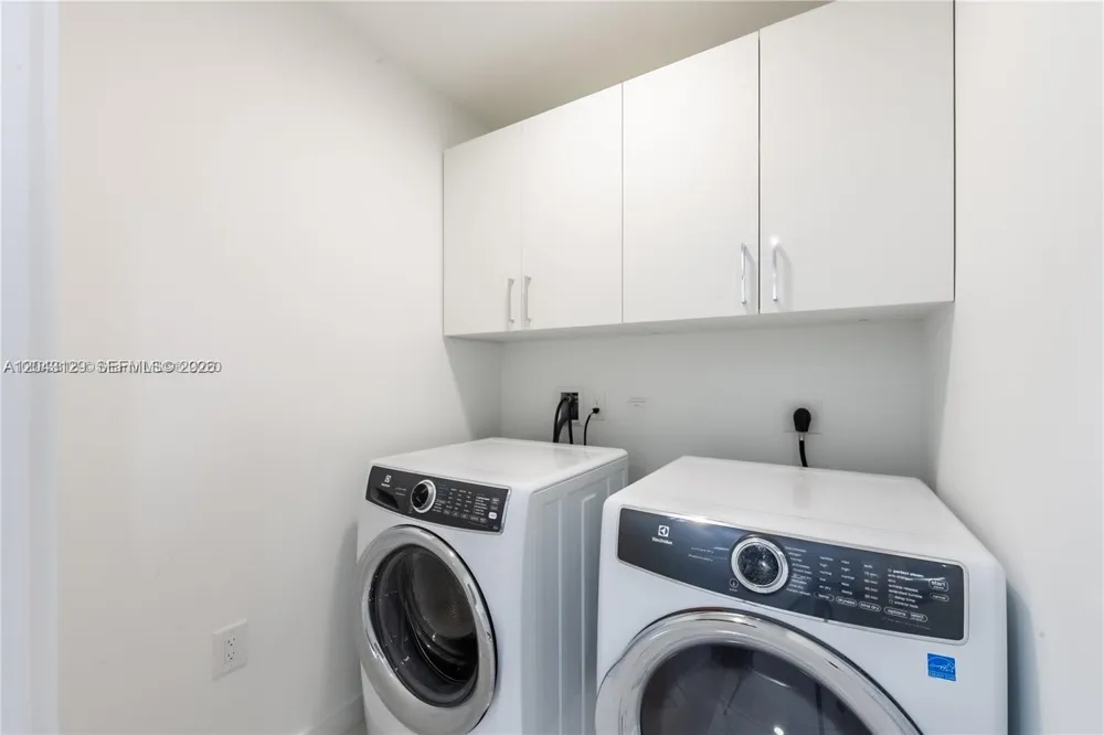 851 NE 1st Ave #3308 Miami, FL 33132