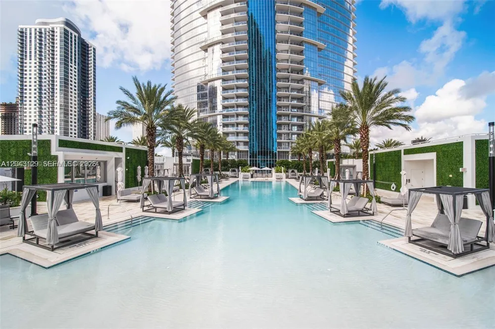 851 NE 1st Ave #3308 Miami, FL 33132