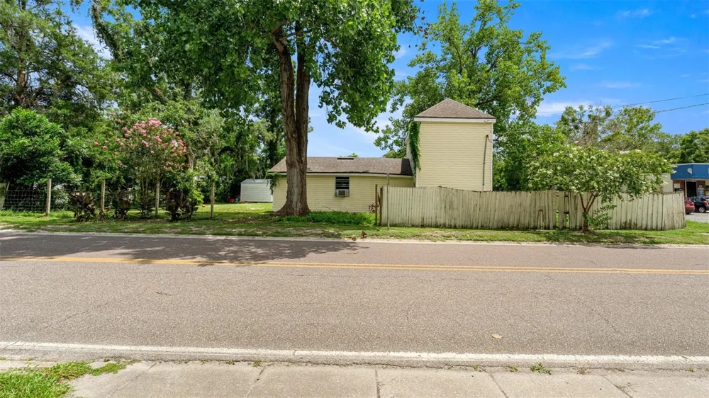 10107 S DIVISION AVENUE Hampton, FL 32044