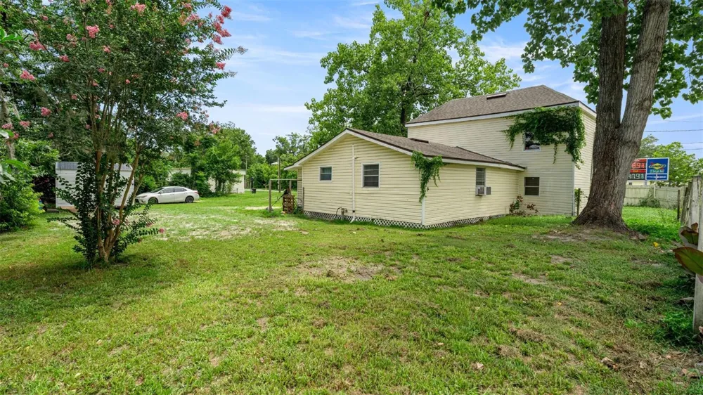 10107 S DIVISION AVENUE Hampton, FL 32044
