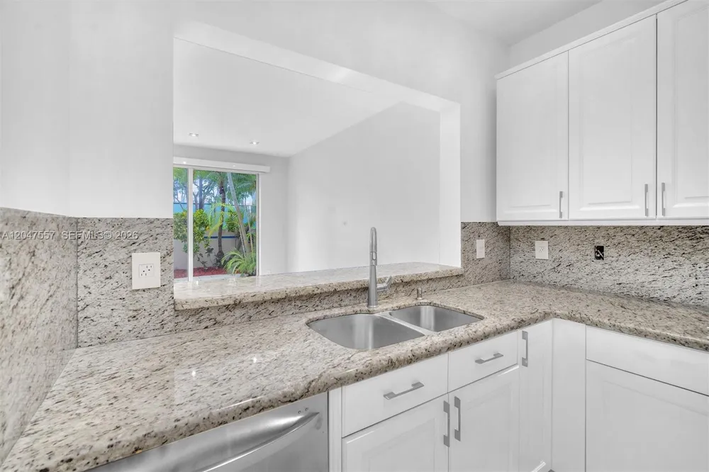 21391 Marina Cove Cir #14-K Aventura, FL 33180