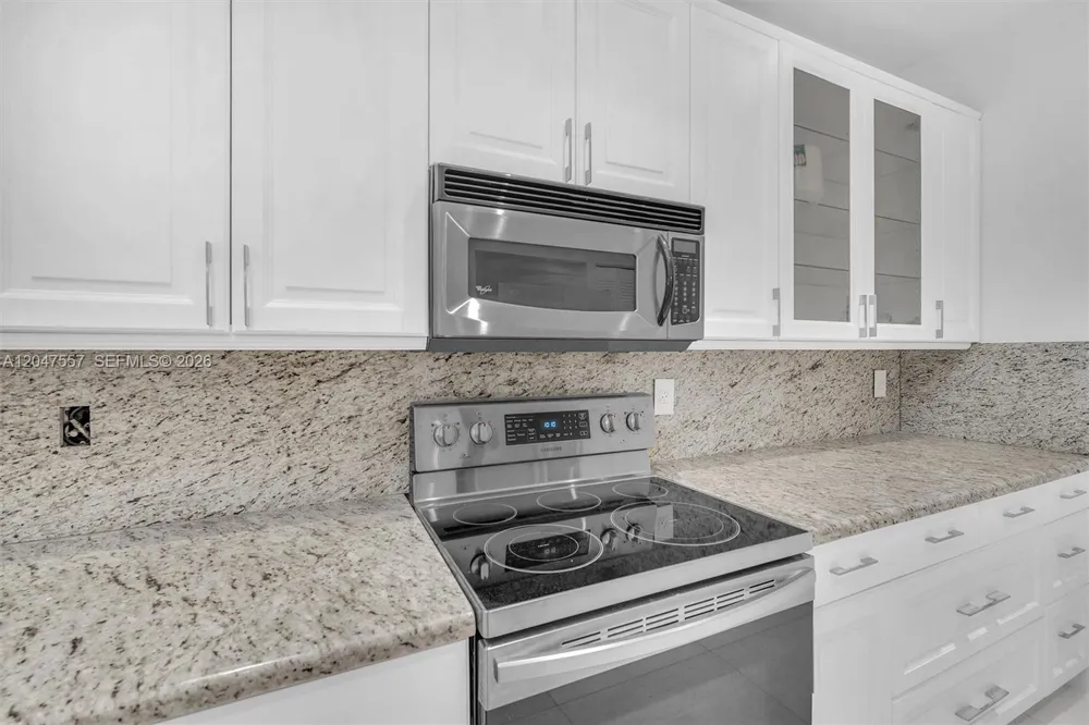 21391 Marina Cove Cir #14-K Aventura, FL 33180
