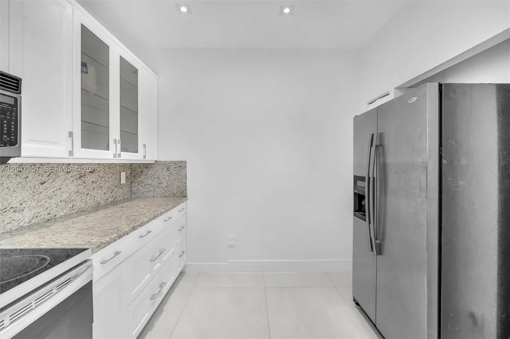 21391 Marina Cove Cir #14-K Aventura, FL 33180