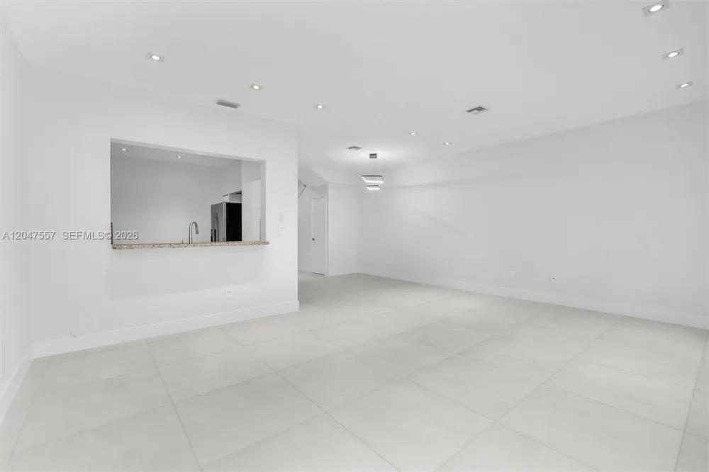 21391 Marina Cove Cir #14-K Aventura, FL 33180