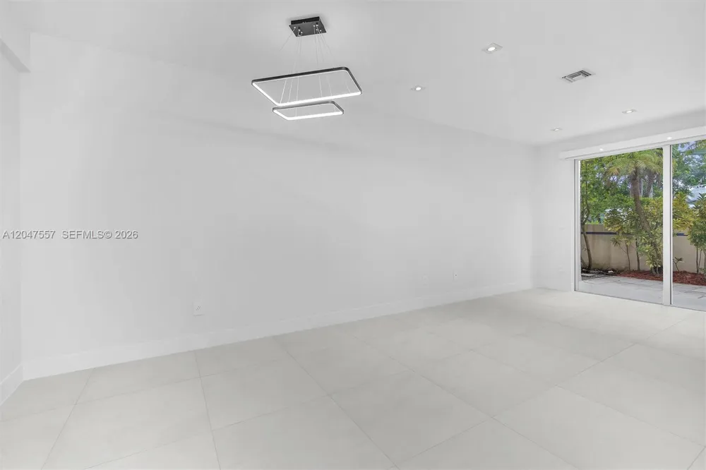 21391 Marina Cove Cir #14-K Aventura, FL 33180