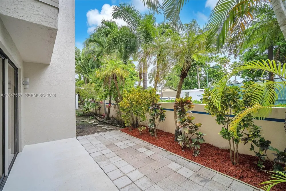 21391 Marina Cove Cir #14-K Aventura, FL 33180