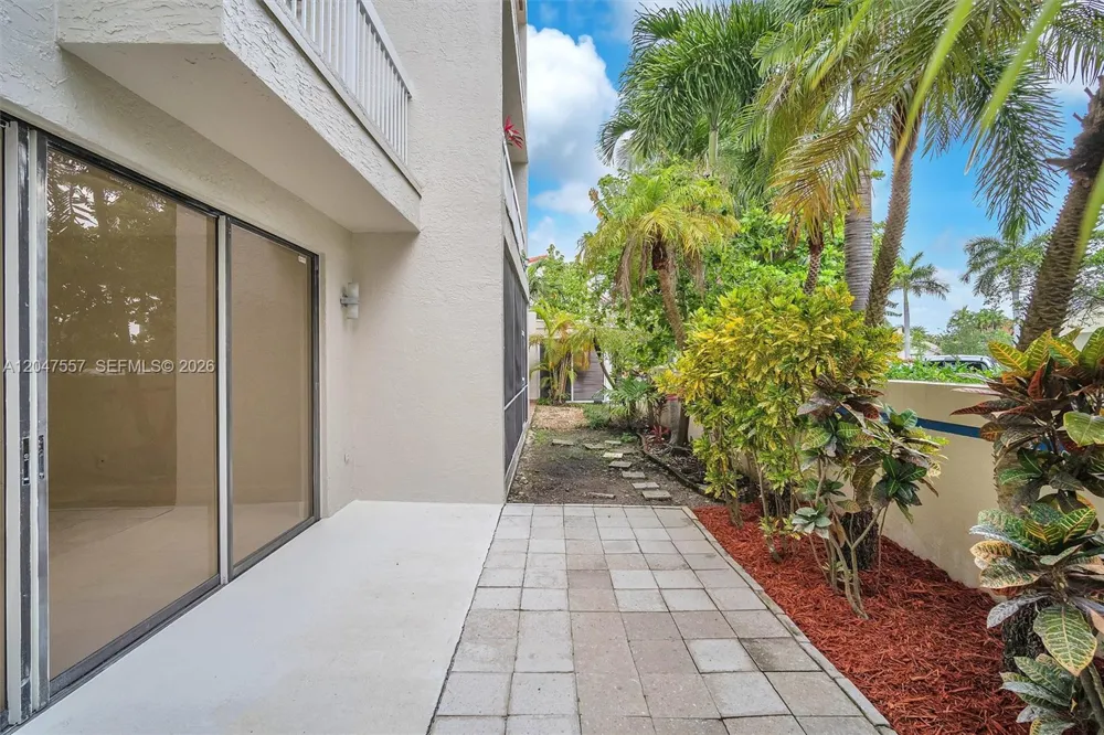21391 Marina Cove Cir #14-K Aventura, FL 33180