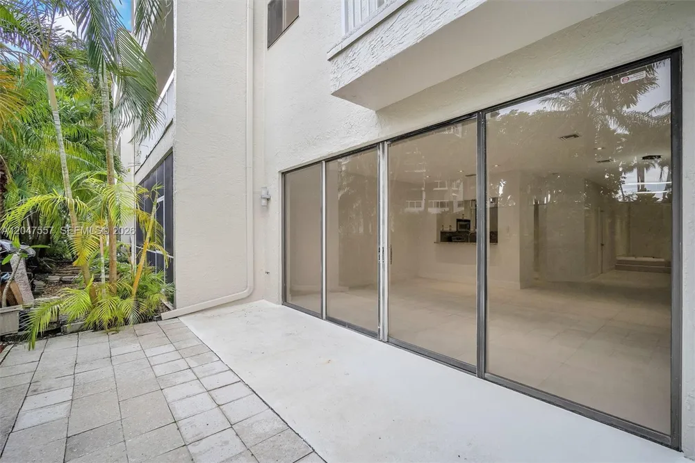 21391 Marina Cove Cir #14-K Aventura, FL 33180