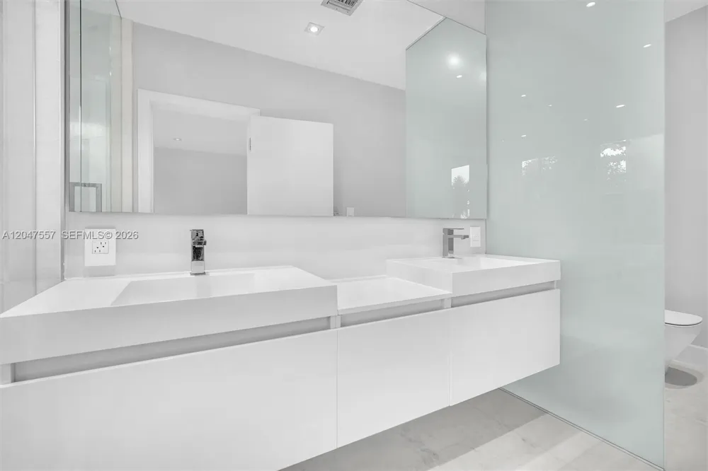 21391 Marina Cove Cir #14-K Aventura, FL 33180