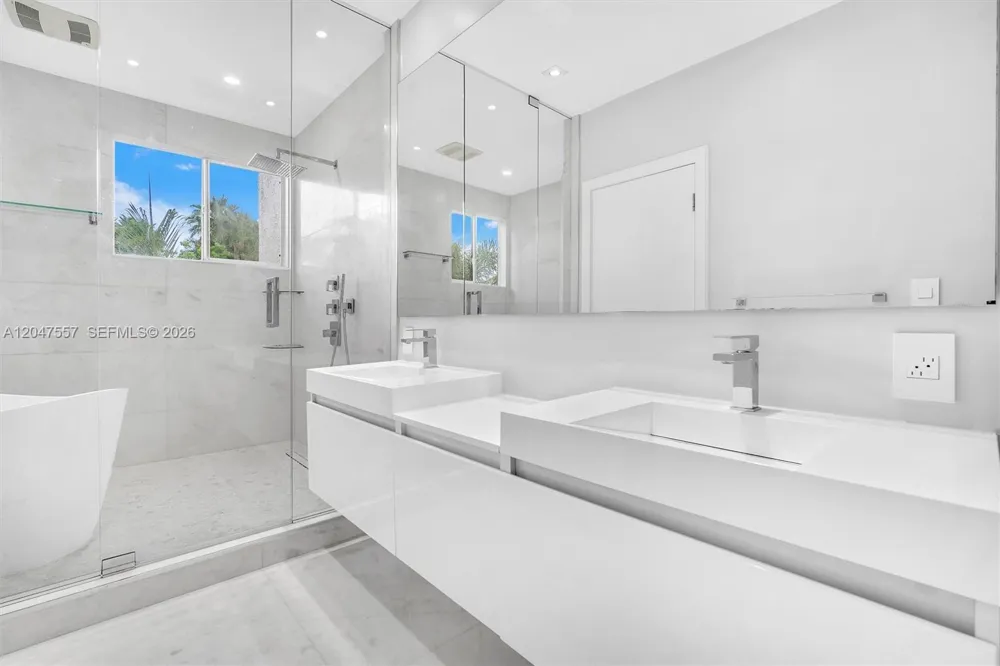 21391 Marina Cove Cir #14-K Aventura, FL 33180