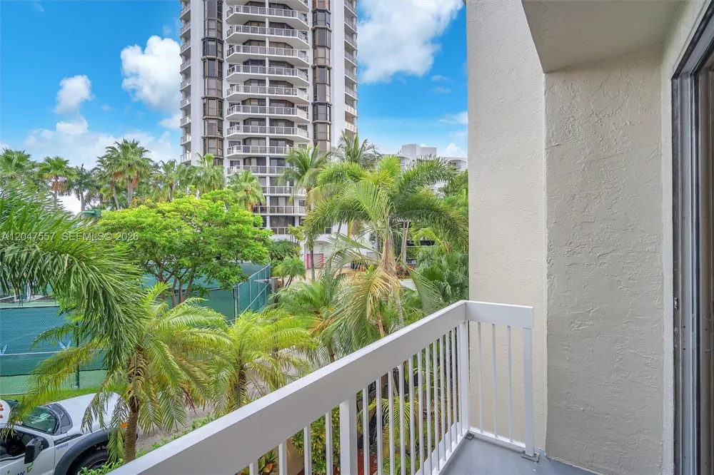 21391 Marina Cove Cir #14-K Aventura, FL 33180