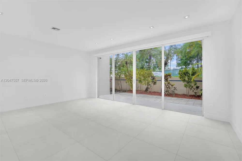 21391 Marina Cove Cir #14-K Aventura, FL 33180