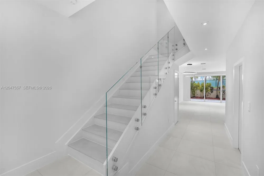 21391 Marina Cove Cir #14-K Aventura, FL 33180