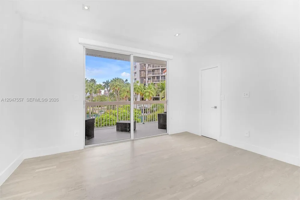 21391 Marina Cove Cir #14-K Aventura, FL 33180