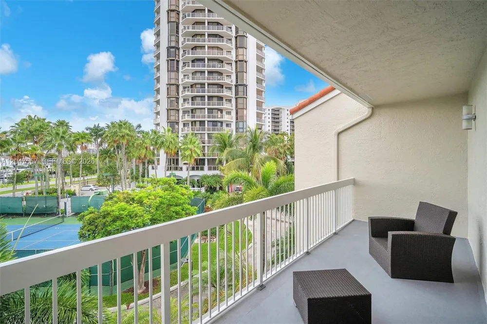 21391 Marina Cove Cir #14-K Aventura, FL 33180