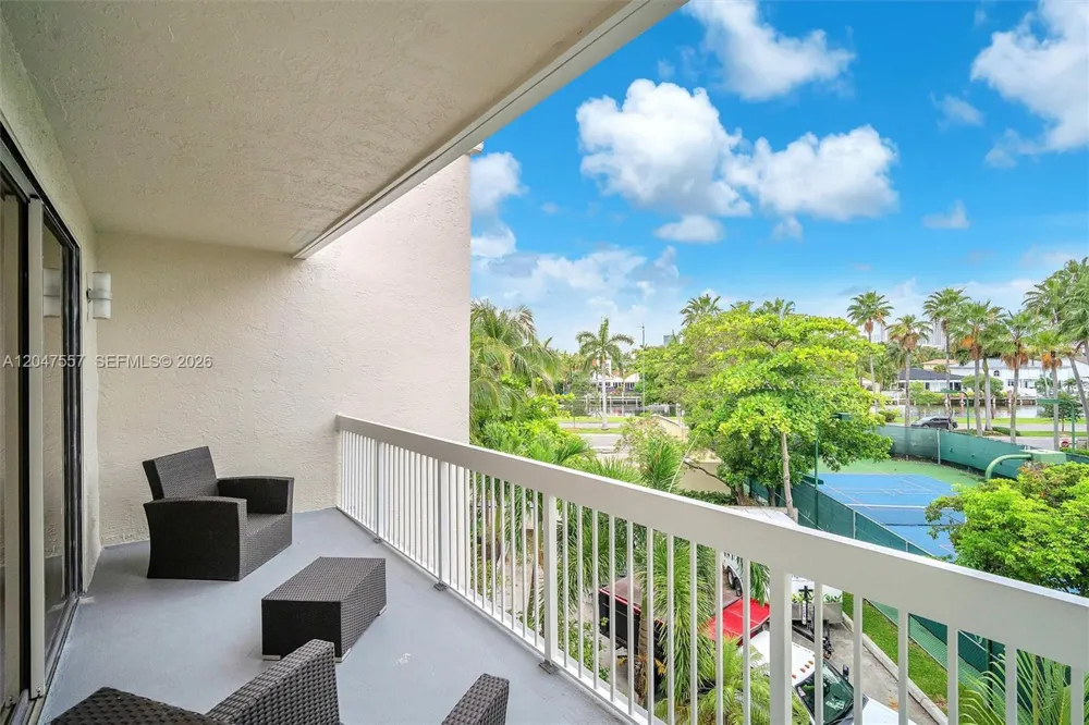21391 Marina Cove Cir #14-K Aventura, FL 33180