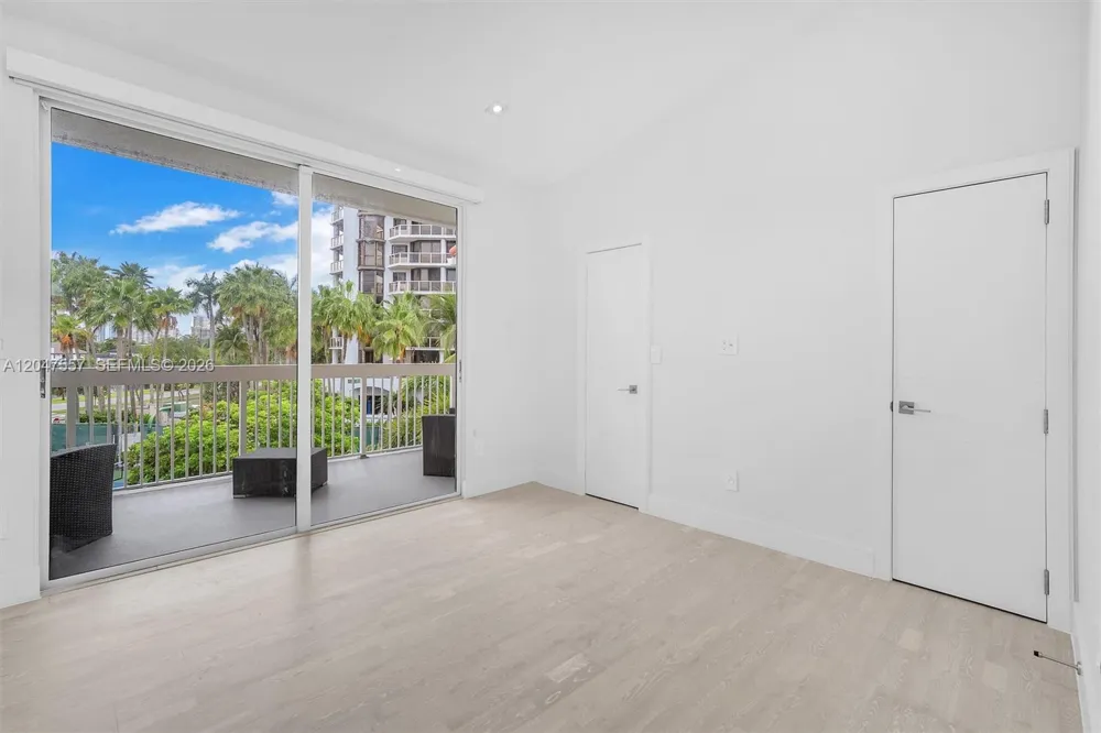 21391 Marina Cove Cir #14-K Aventura, FL 33180