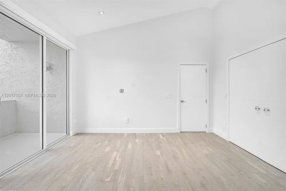 21391 Marina Cove Cir #14-K Aventura, FL 33180