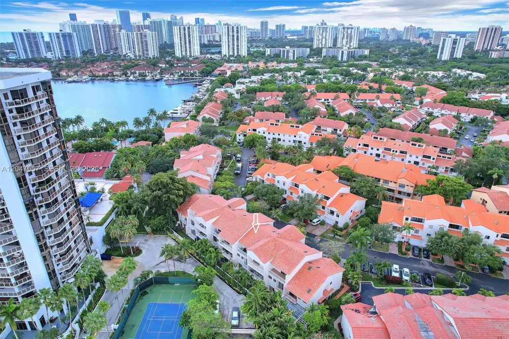 21391 Marina Cove Cir #14-K Aventura, FL 33180