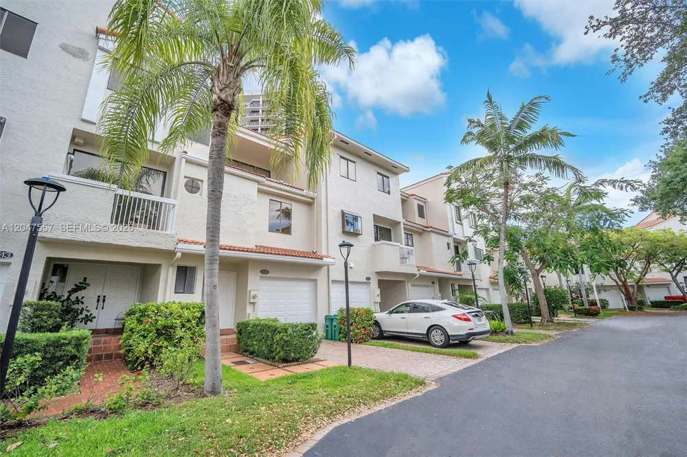 21391 Marina Cove Cir #14-K Aventura, FL 33180