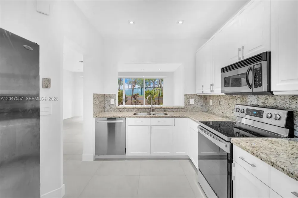 21391 Marina Cove Cir #14-K Aventura, FL 33180