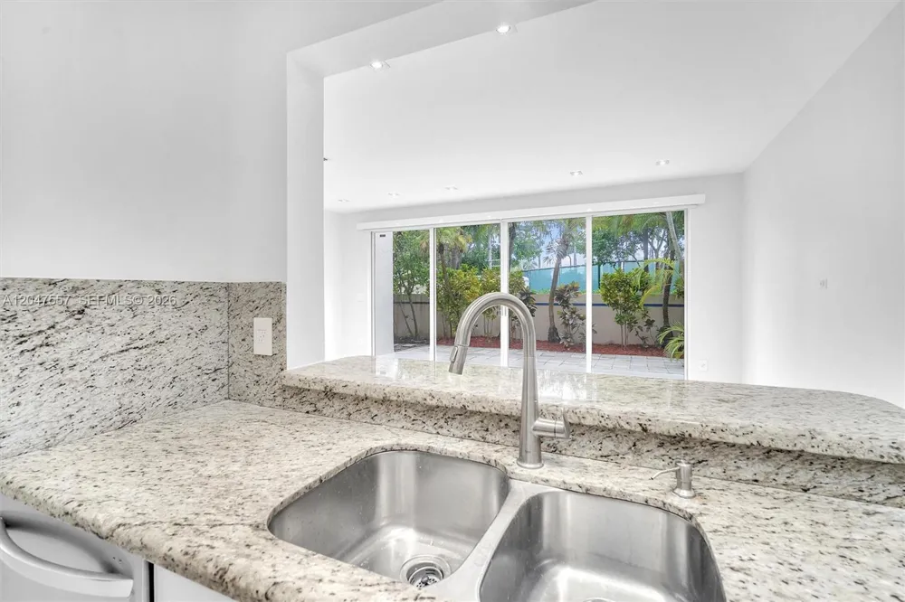 21391 Marina Cove Cir #14-K Aventura, FL 33180