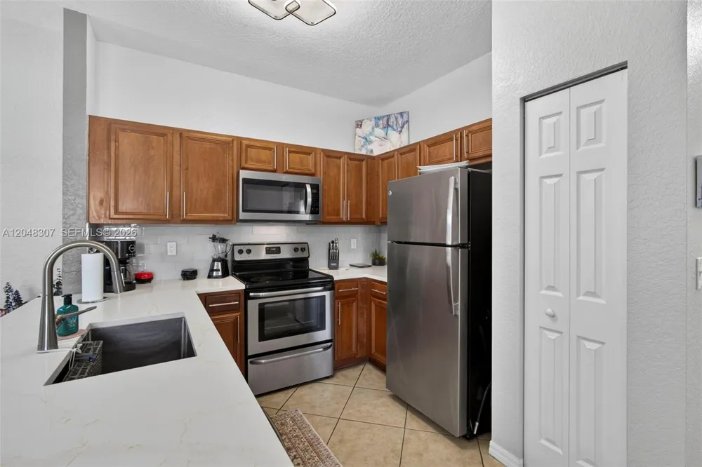 3107 Grandiflora Dr Green Acres, FL 33467