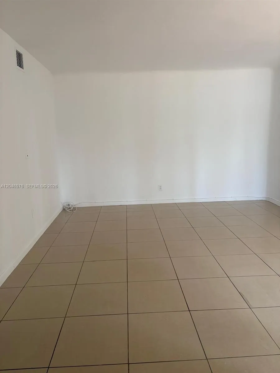 1040 92nd St #2 Bay Harbor Islands, FL 33154