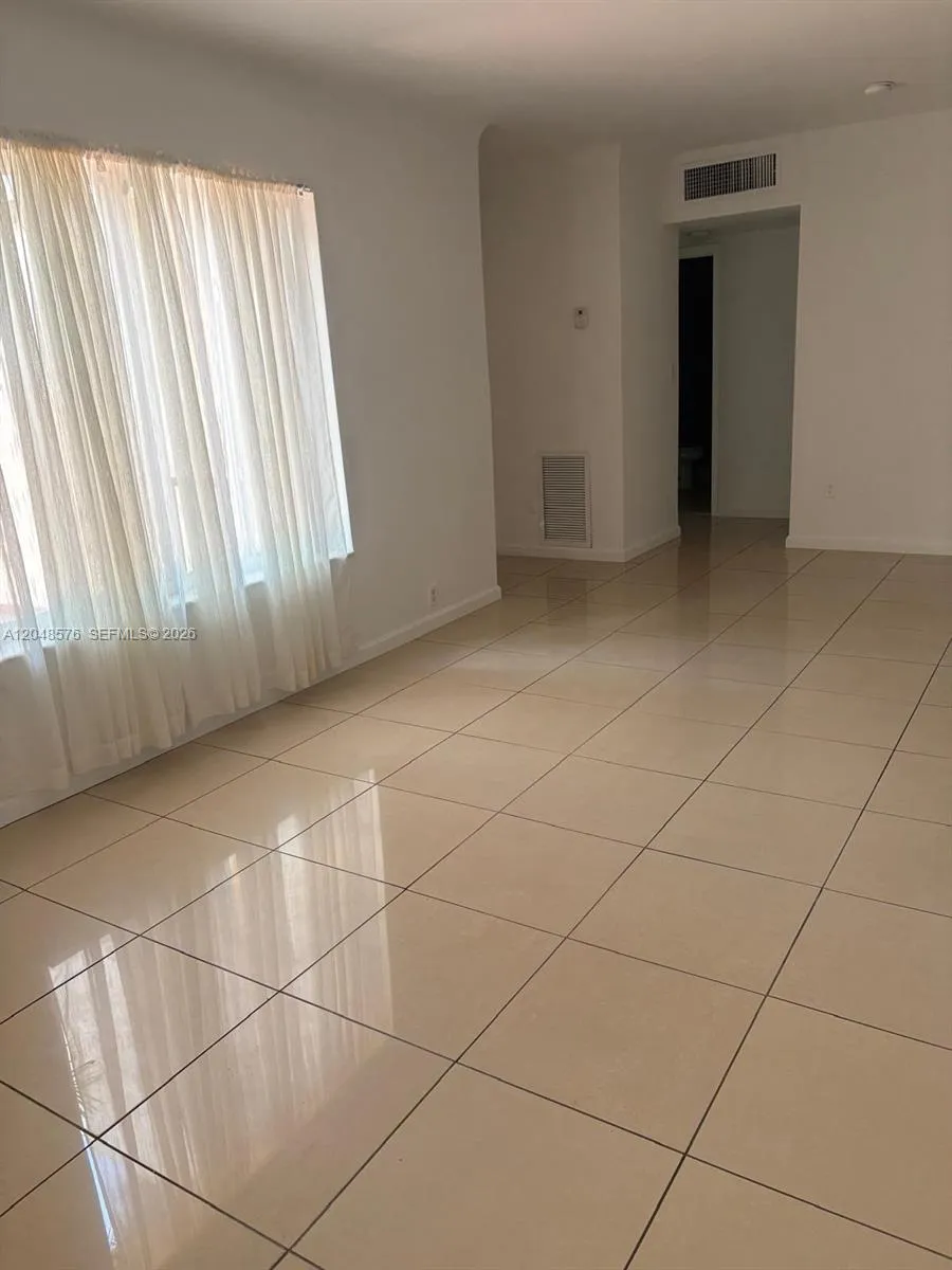 1040 92nd St #2 Bay Harbor Islands, FL 33154