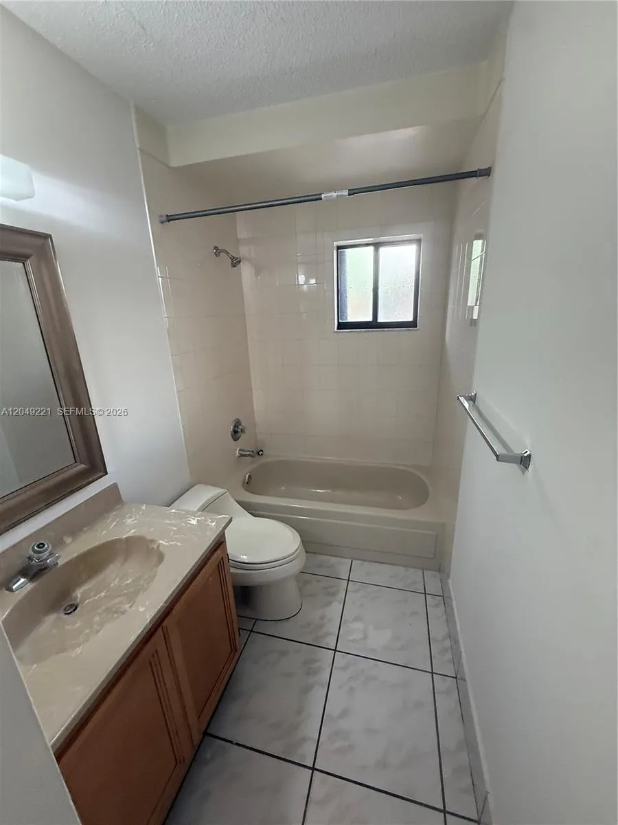 8625 NW 8th St #420 Miami, FL 33126