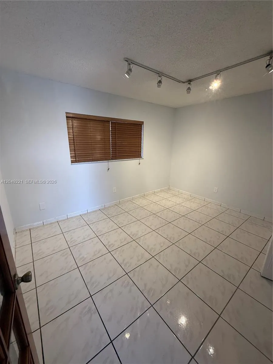 8625 NW 8th St #420 Miami, FL 33126