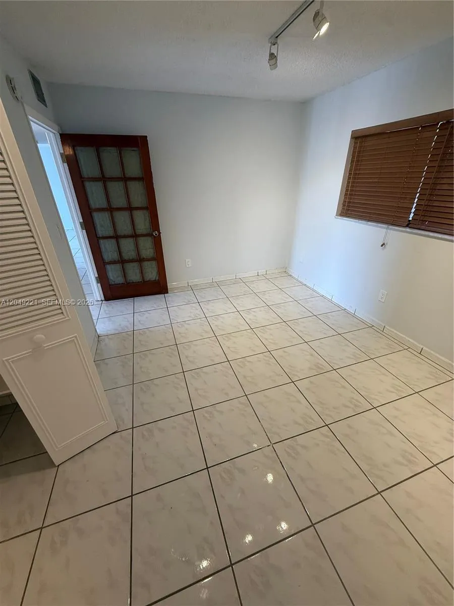 8625 NW 8th St #420 Miami, FL 33126