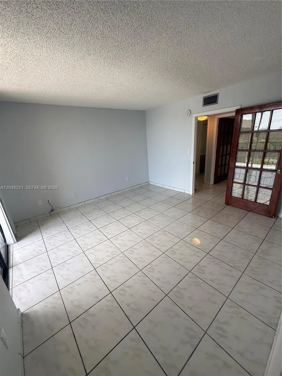 8625 NW 8th St #420 Miami, FL 33126