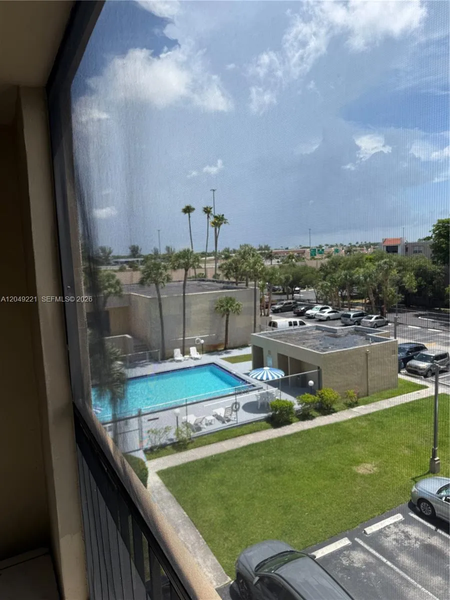 8625 NW 8th St #420 Miami, FL 33126